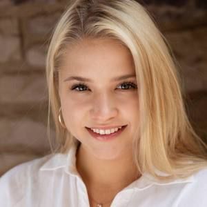 Meet your Posher, Arina